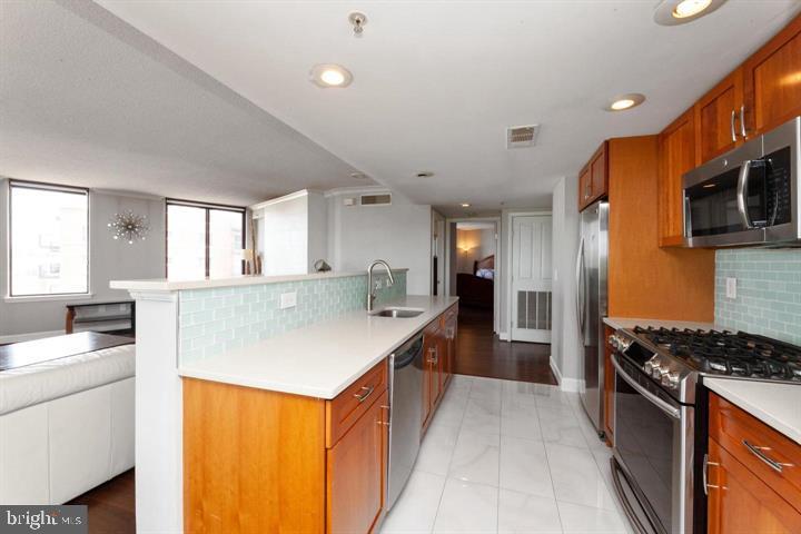 1220 N Fillmore STREET Unit: 604A
