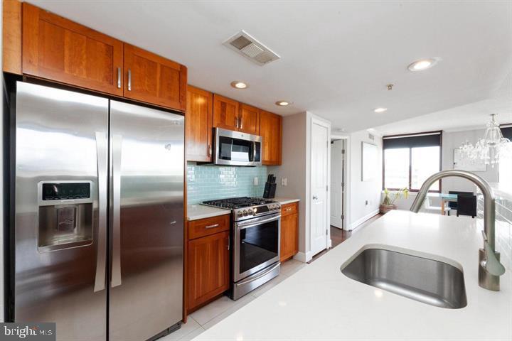1220 N Fillmore STREET Unit: 604A