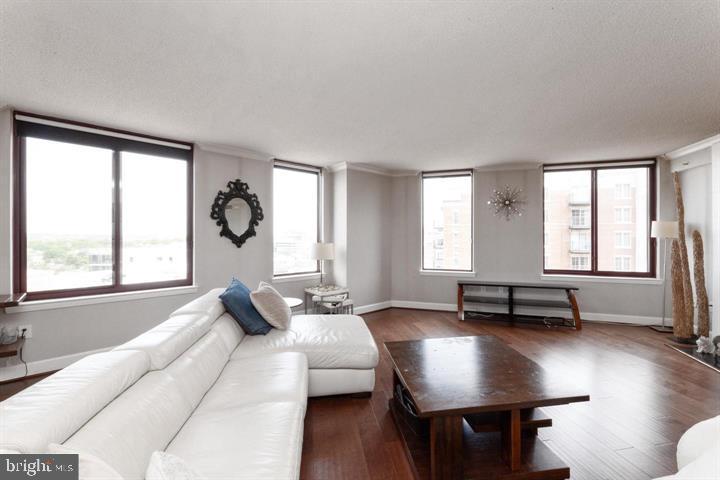 1220 N Fillmore STREET Unit: 604A