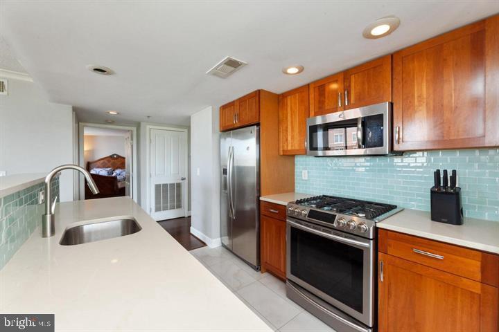 1220 N Fillmore STREET Unit: 604A