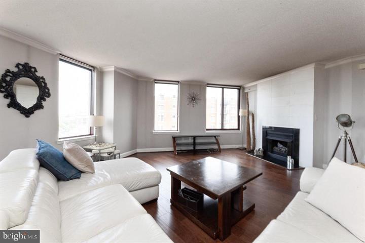 1220 N Fillmore STREET Unit: 604A