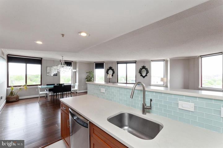 1220 N Fillmore STREET Unit: 604A
