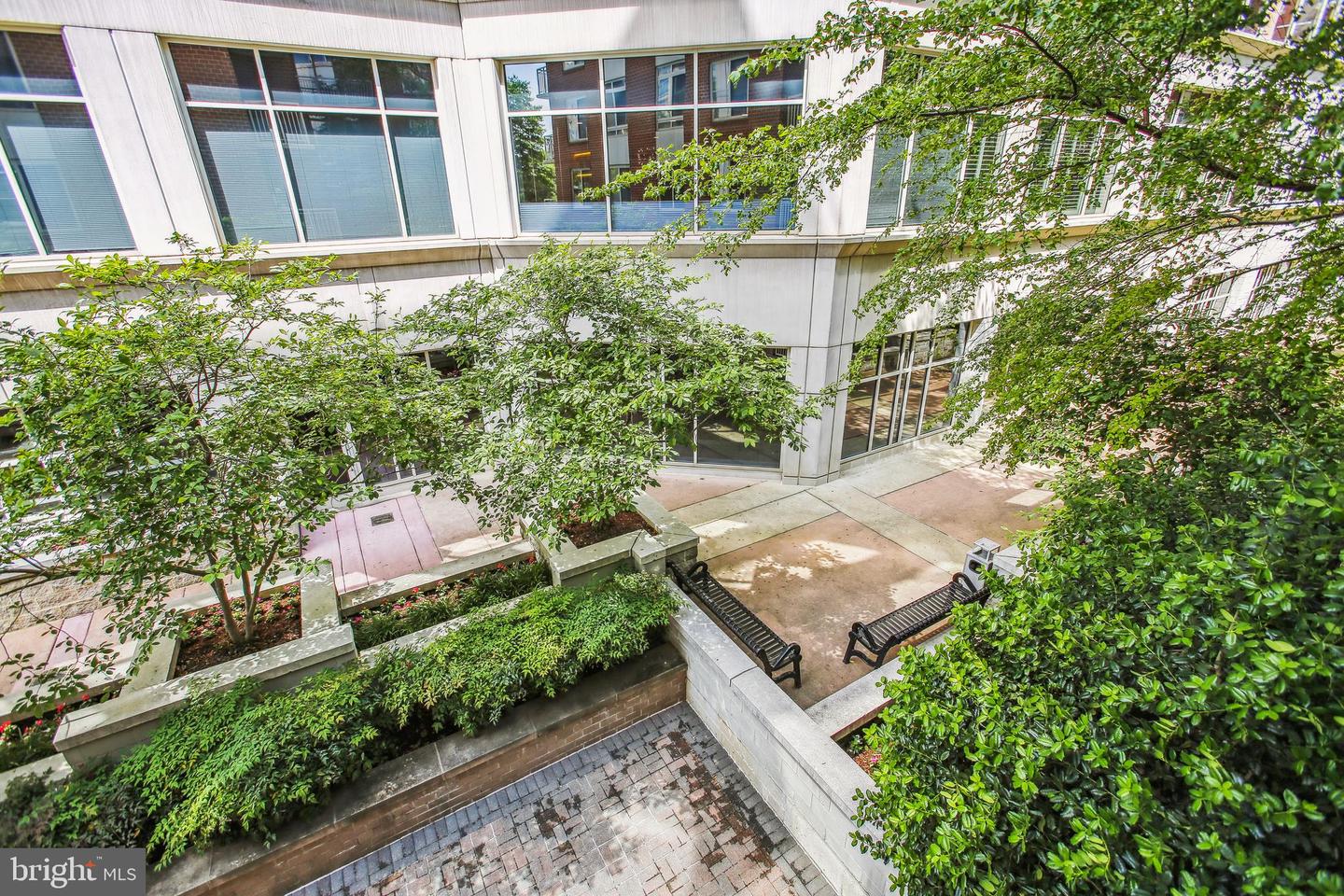 820 N Pollard STREET Unit: 203