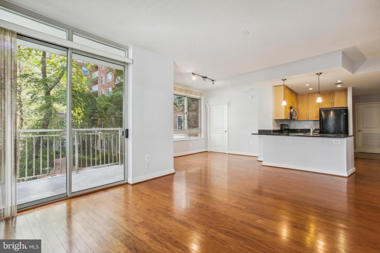 820 N Pollard STREET Unit: 203