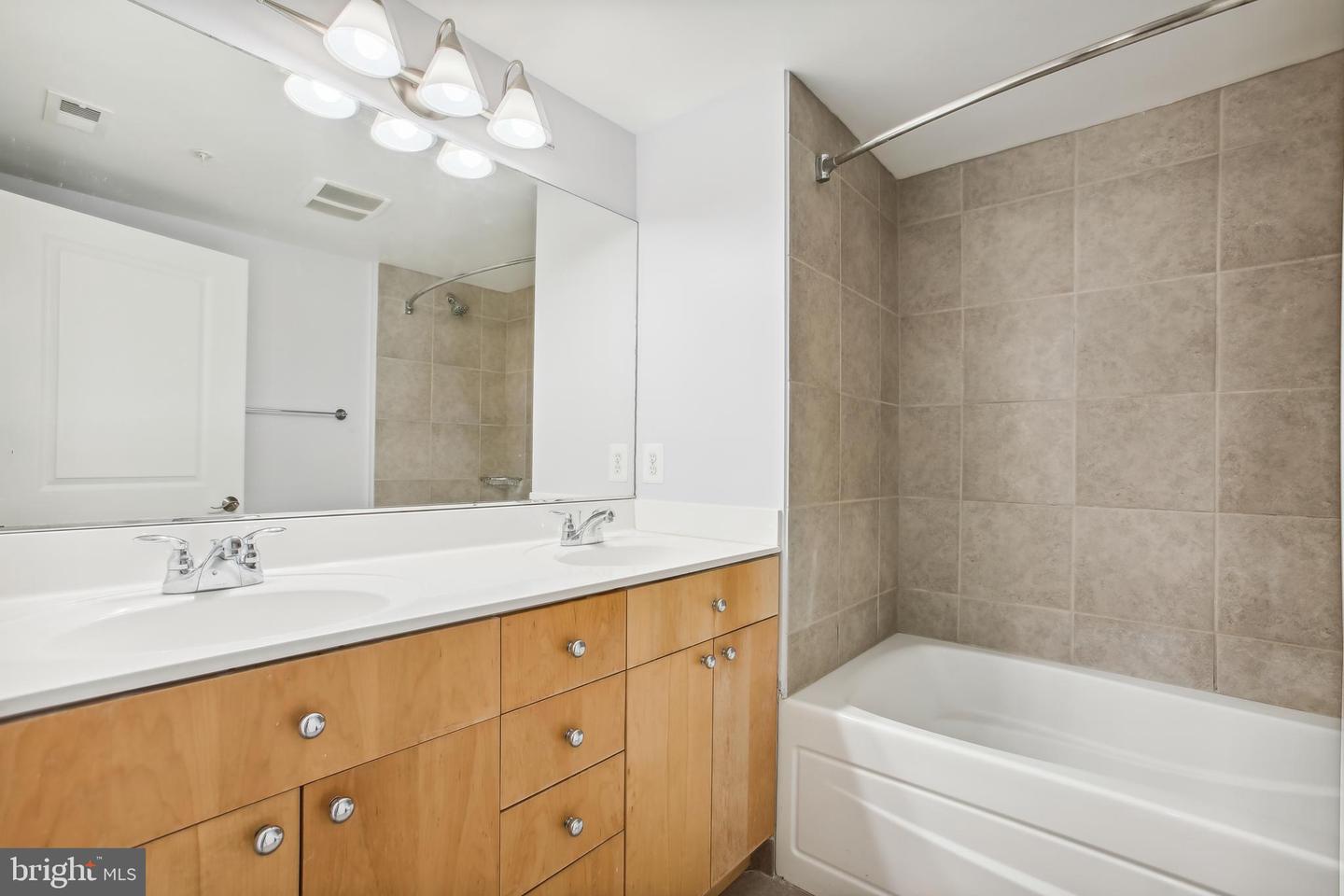 820 N Pollard STREET Unit: 203