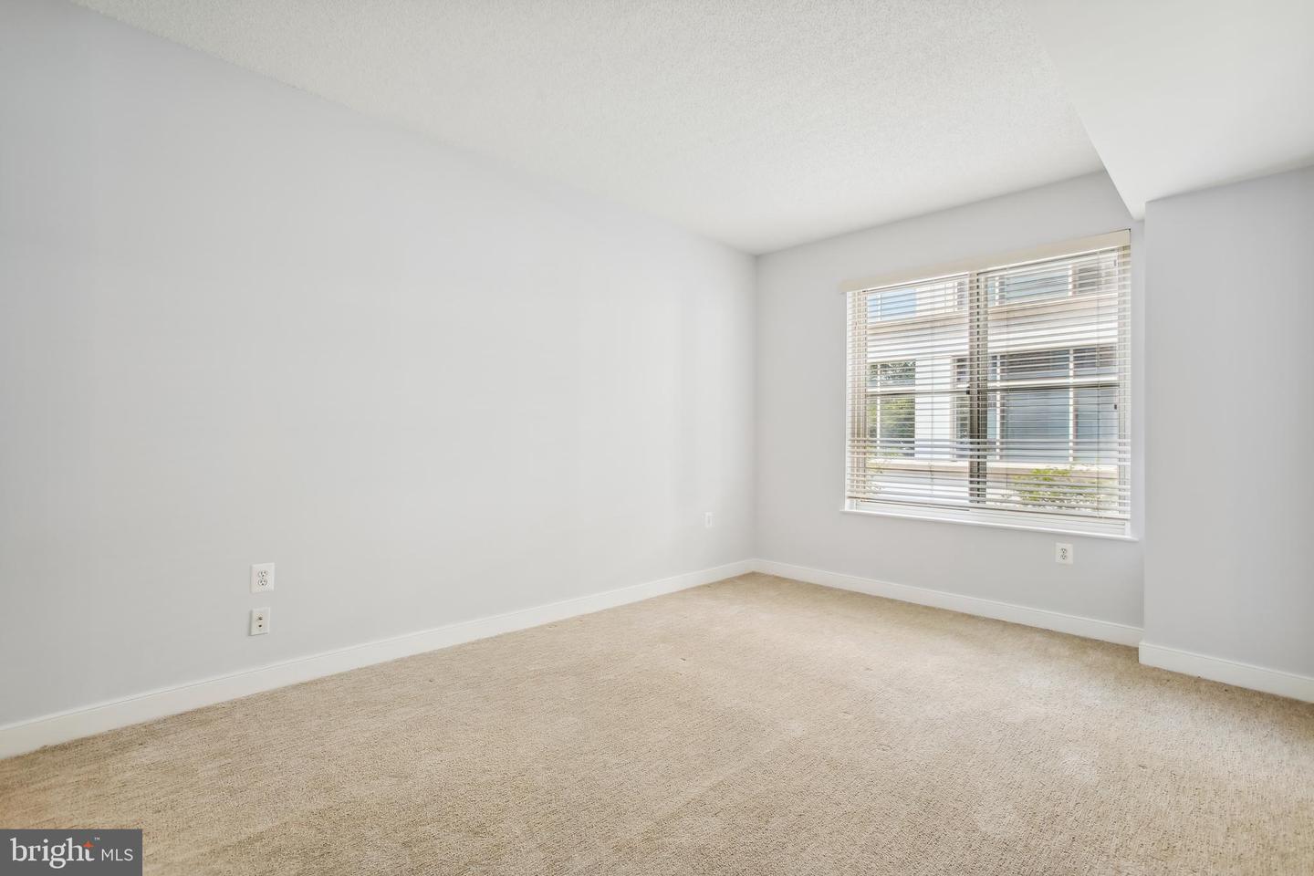 820 N Pollard STREET Unit: 203
