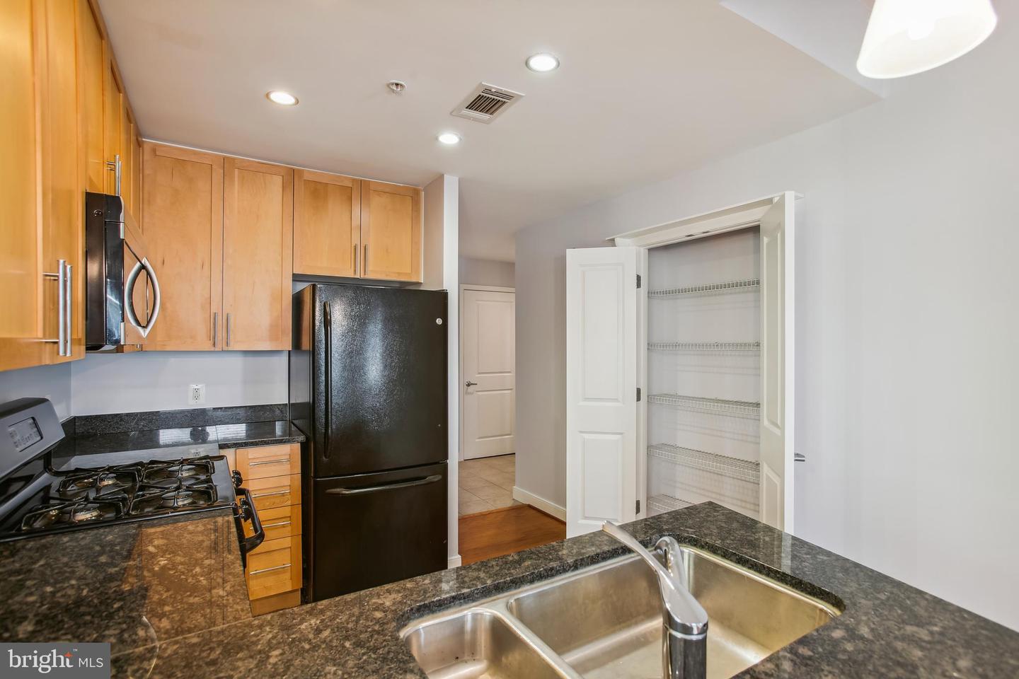 820 N Pollard STREET Unit: 203
