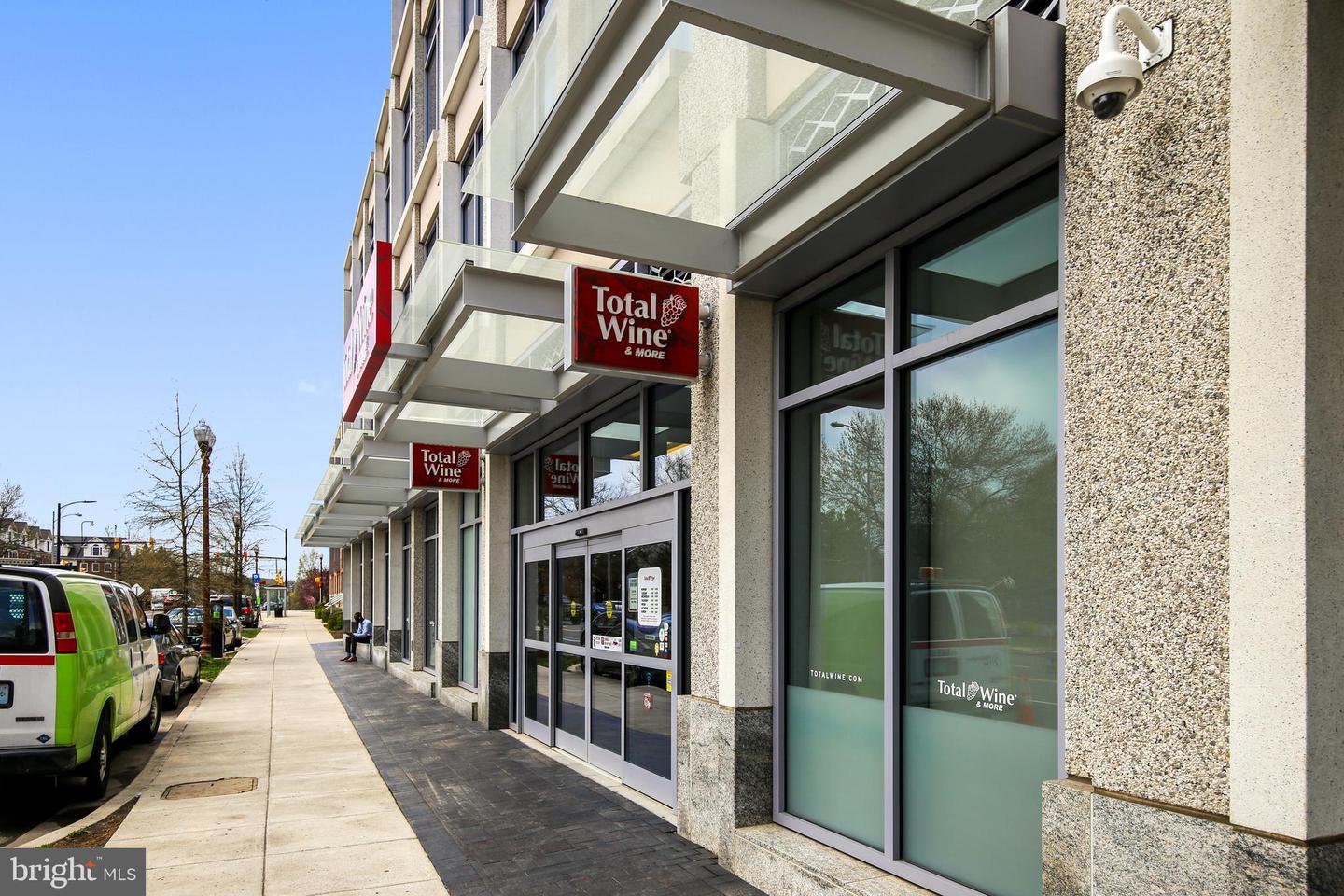 820 N Pollard STREET Unit: 203