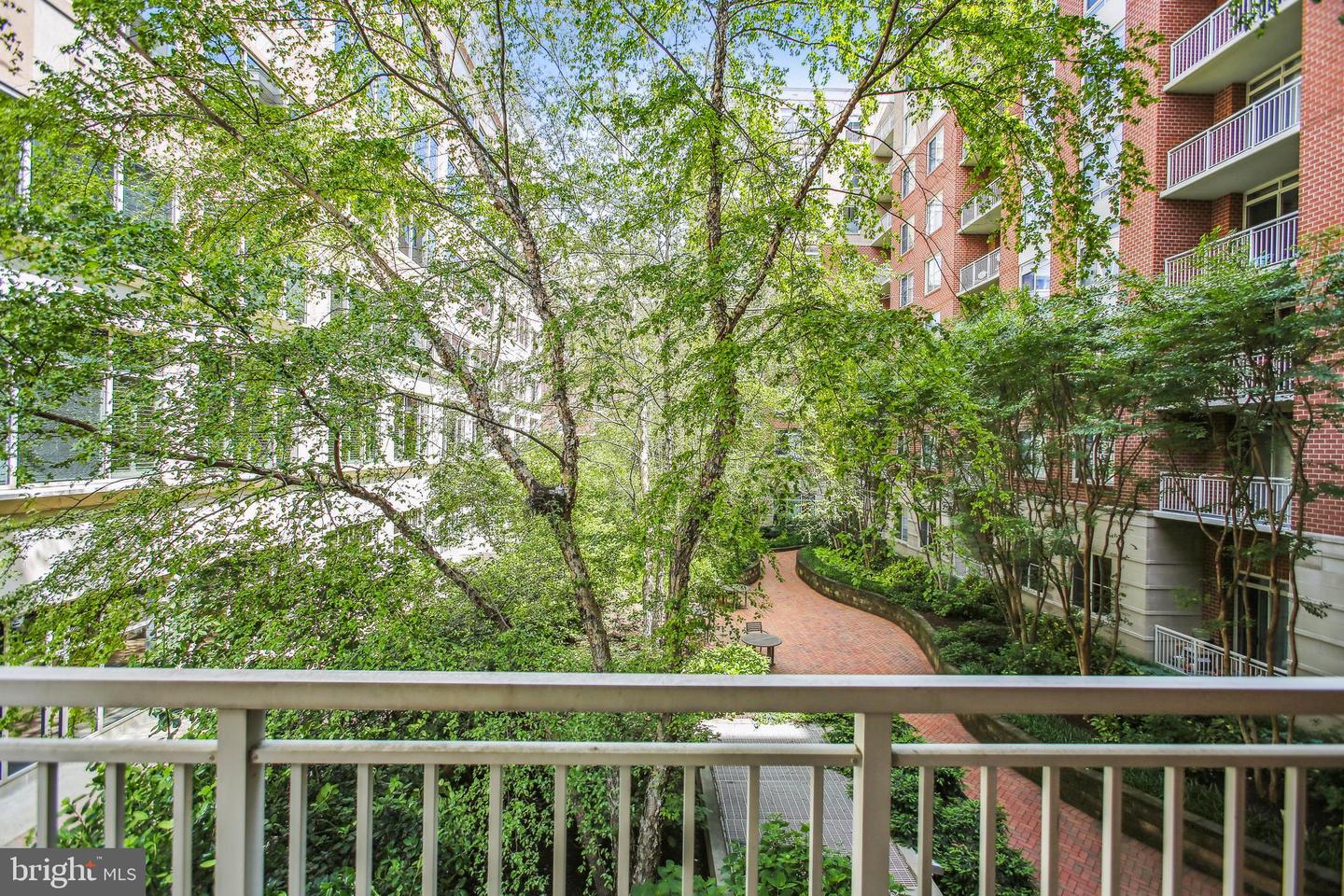 820 N Pollard STREET Unit: 203