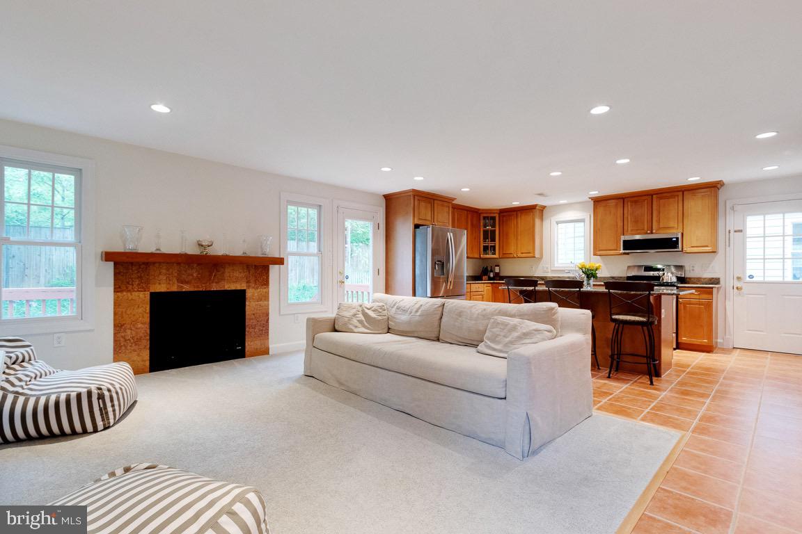 2719 N George Mason DRIVE