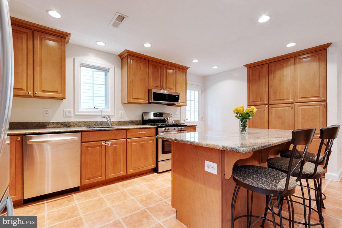2719 N George Mason DRIVE