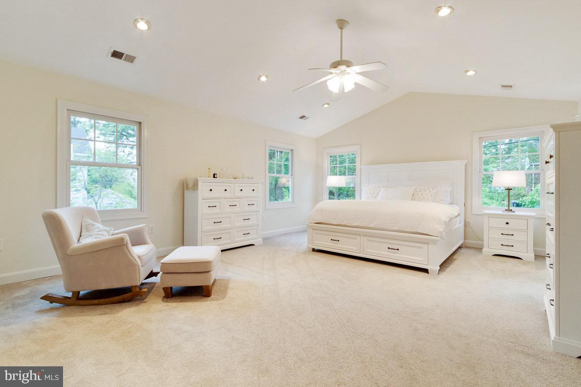 2719 N George Mason DRIVE