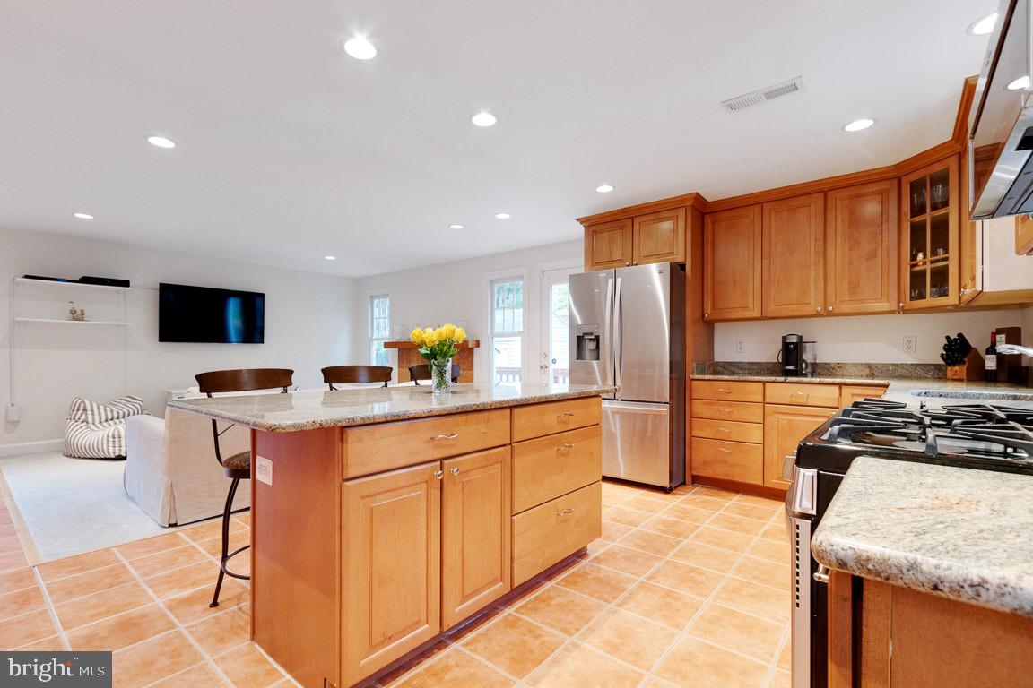 2719 N George Mason DRIVE