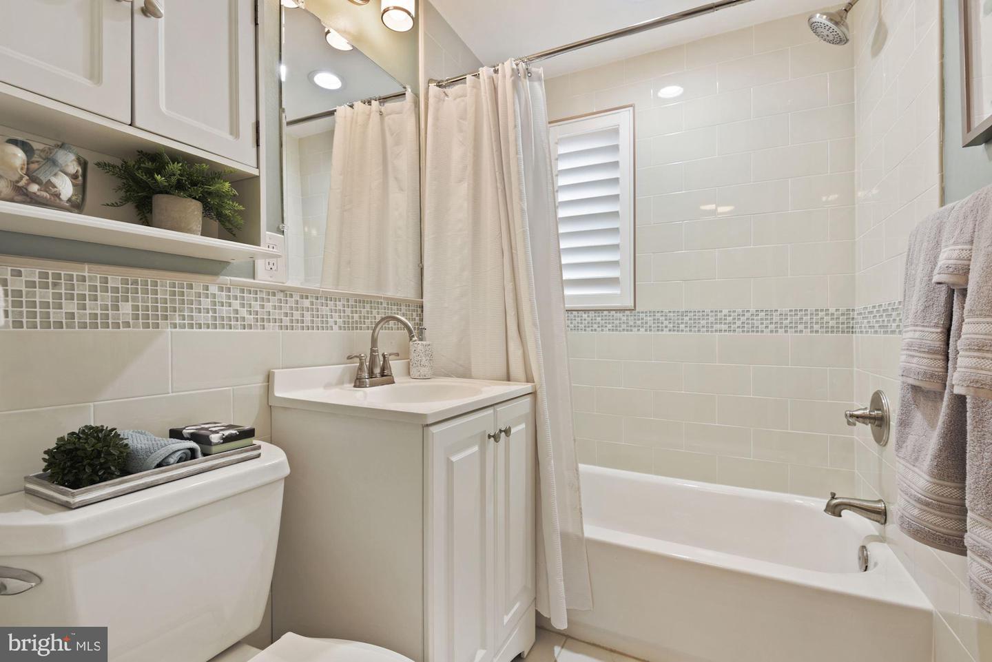 2903 16th ROAD S Unit: 2903