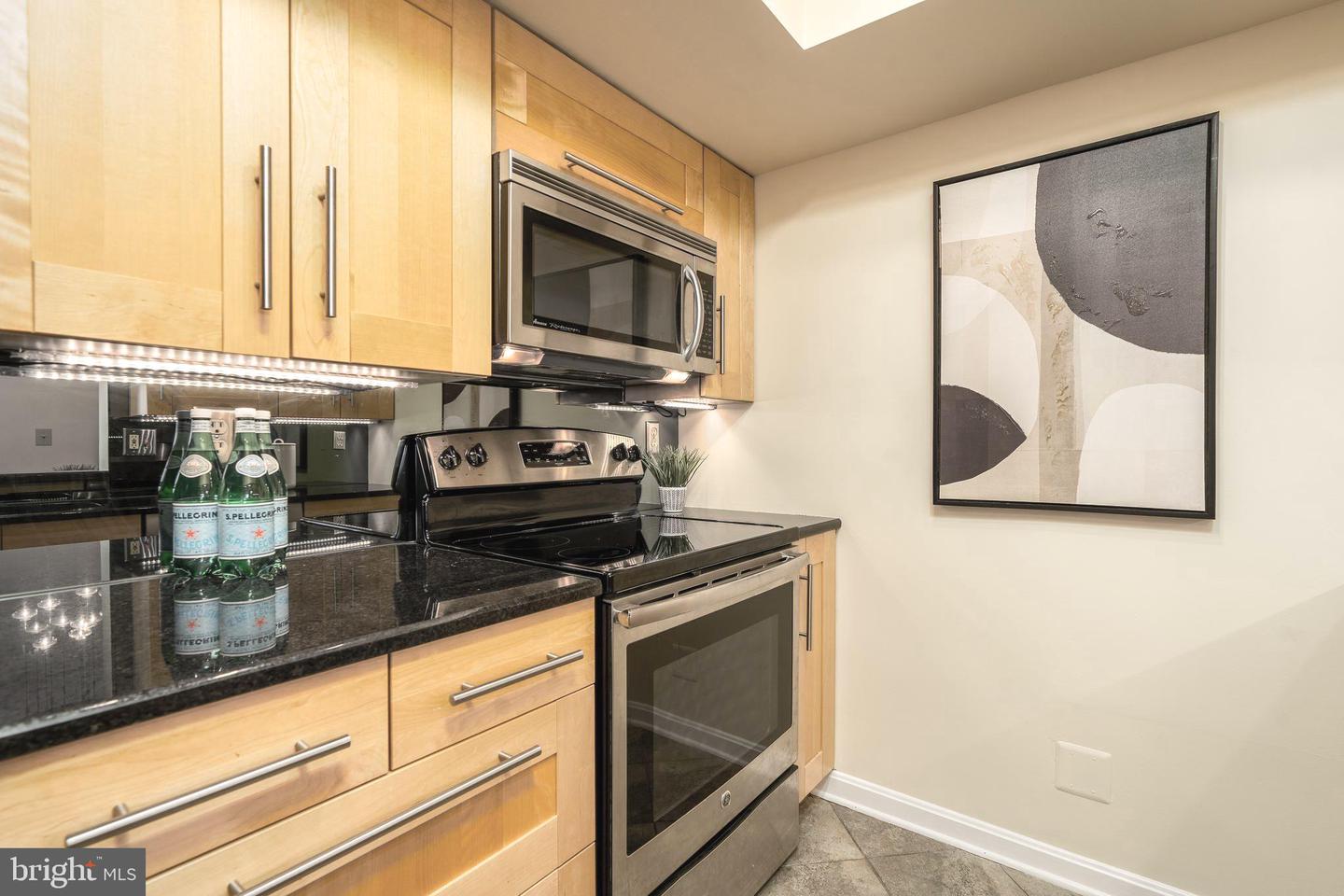 2400 Clarendon BOULEVARD Unit: 711