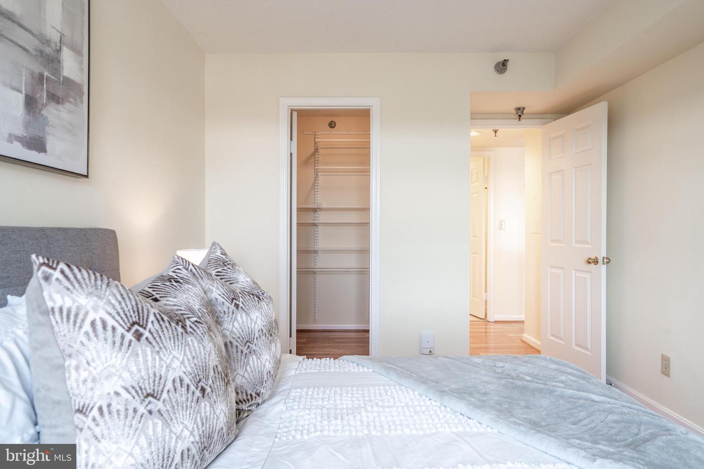 2400 Clarendon BOULEVARD Unit: 711