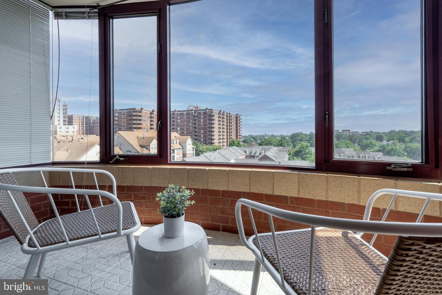 2400 Clarendon BOULEVARD Unit: 711