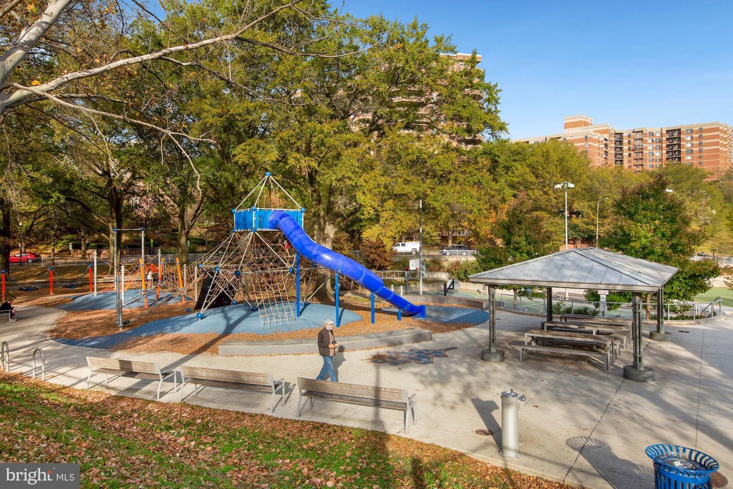 2400 Clarendon BOULEVARD Unit: 711