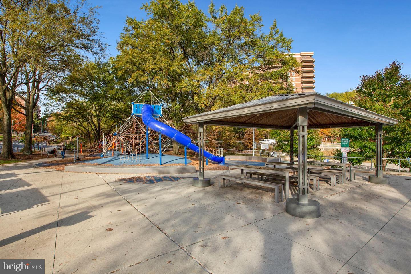2400 Clarendon BOULEVARD Unit: 711