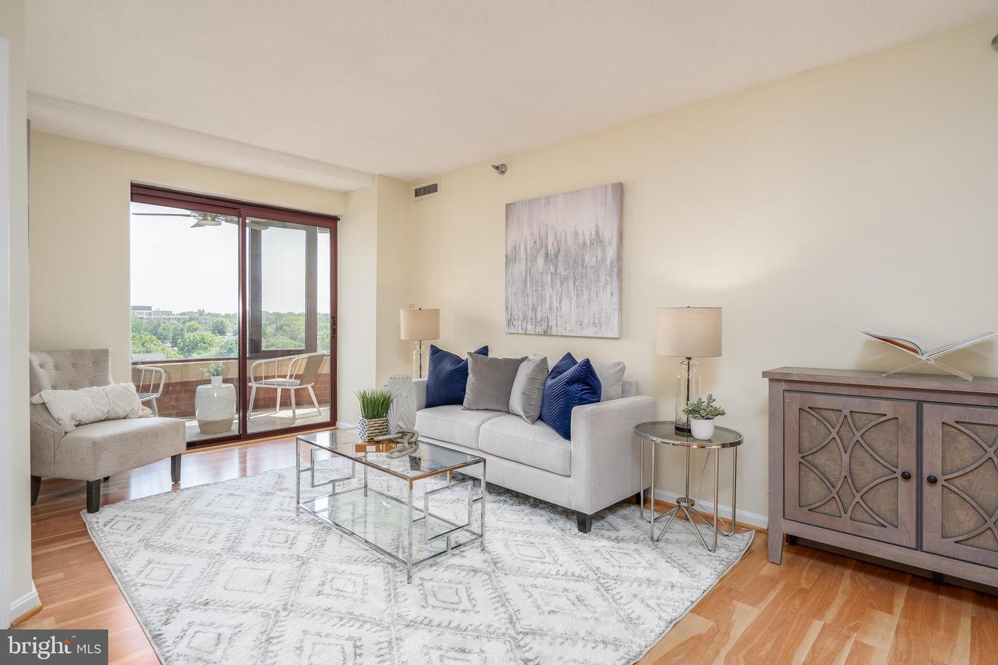 2400 Clarendon BOULEVARD Unit: 711