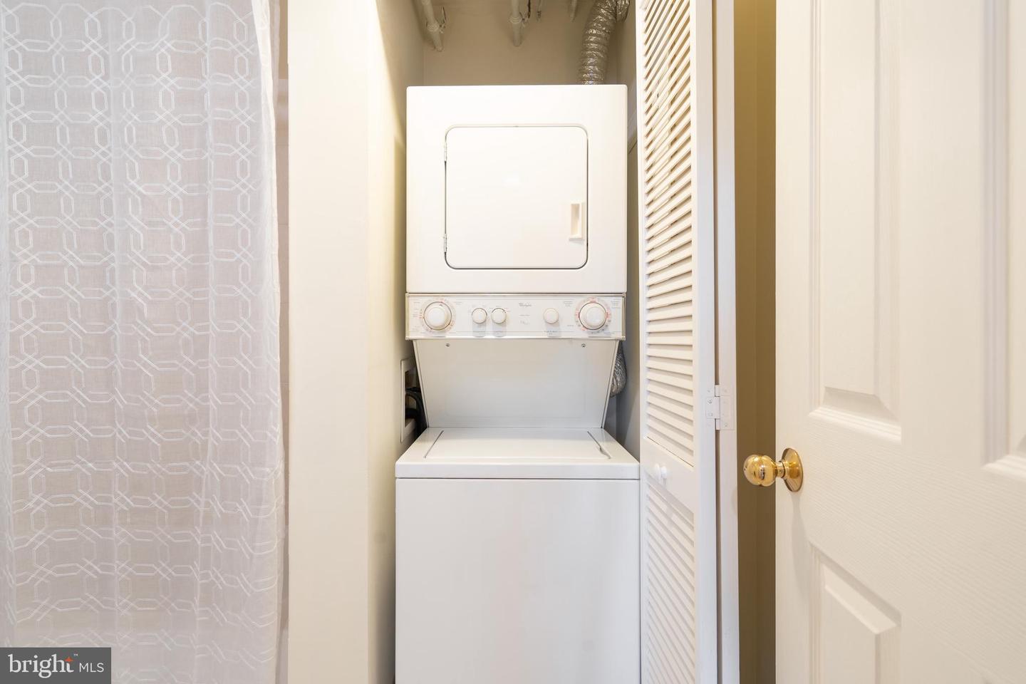 2400 Clarendon BOULEVARD Unit: 711