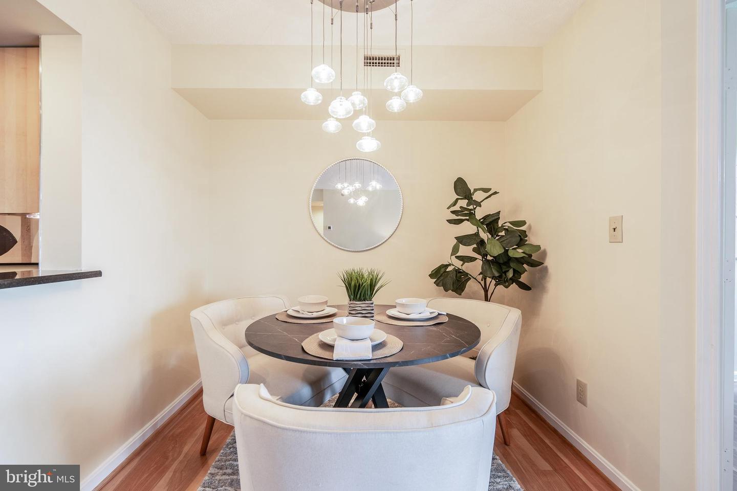 2400 Clarendon BOULEVARD Unit: 711