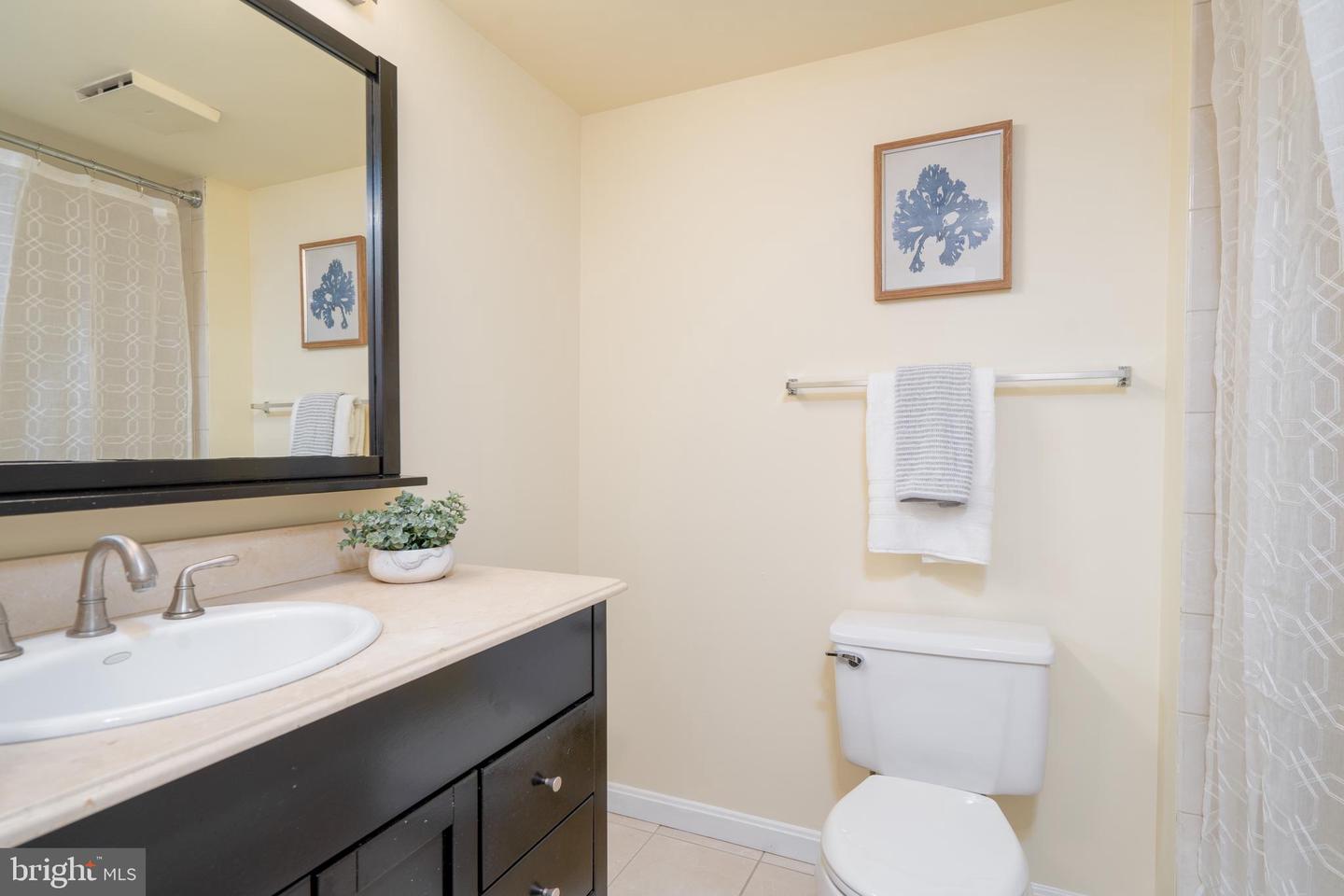 2400 Clarendon BOULEVARD Unit: 711