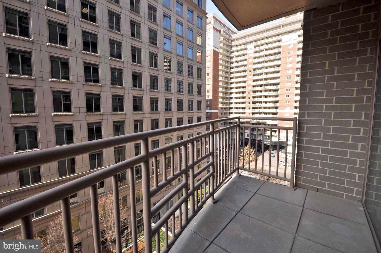 888 N Quincy STREET Unit: 709
