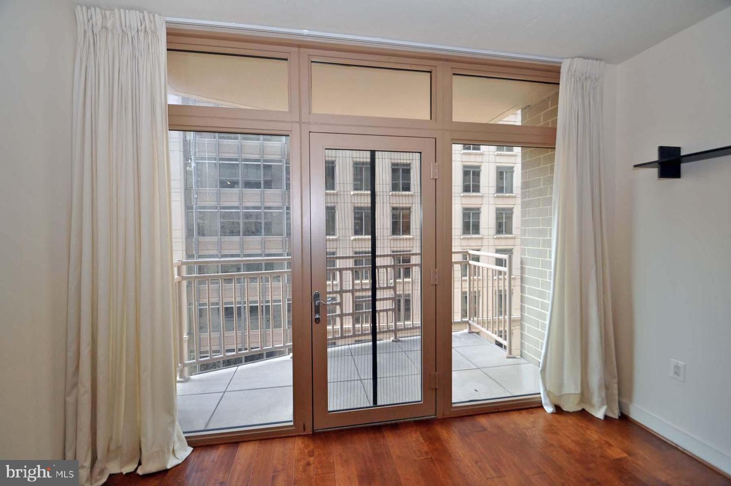 888 N Quincy STREET Unit: 709