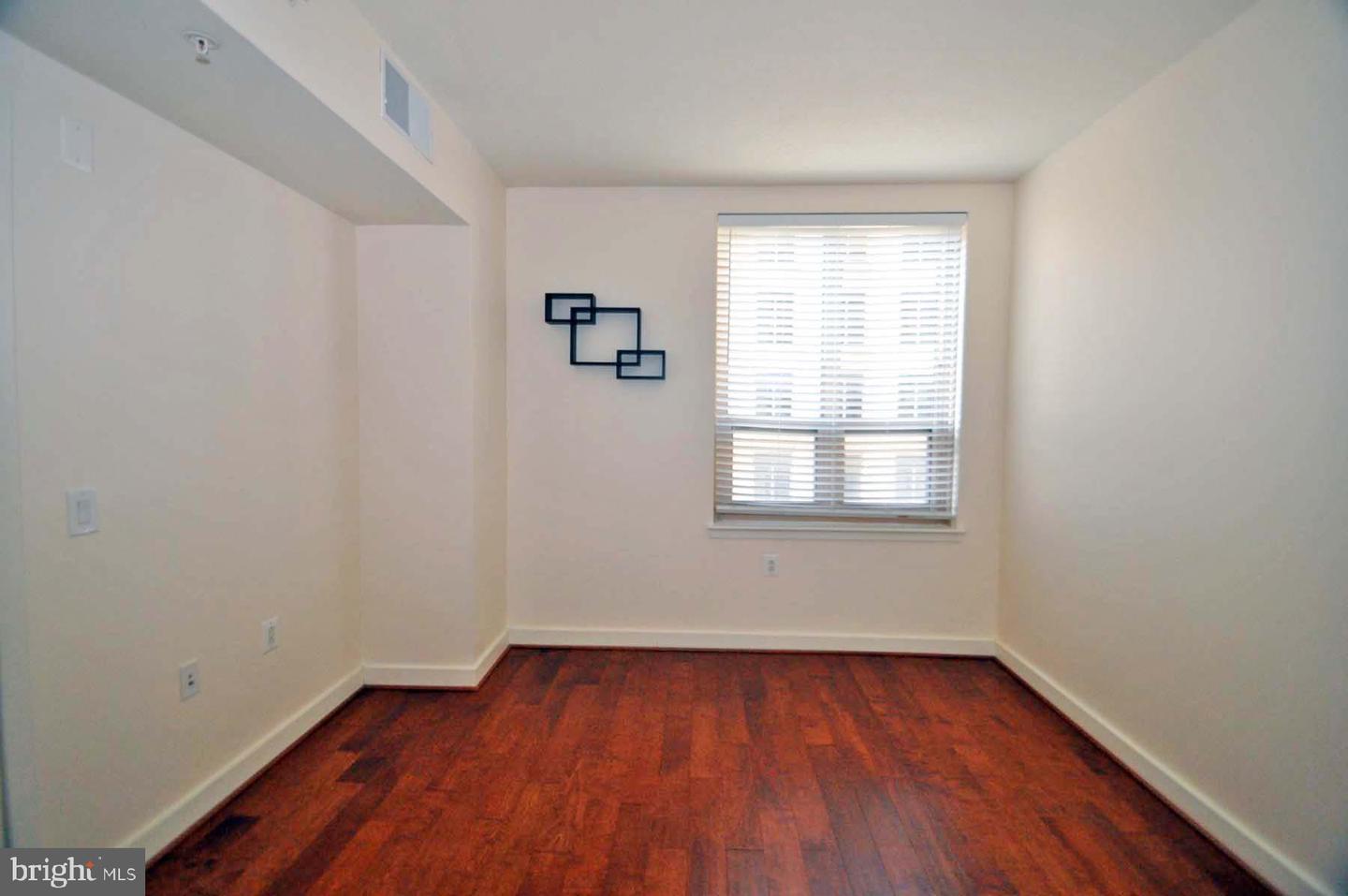 888 N Quincy STREET Unit: 709
