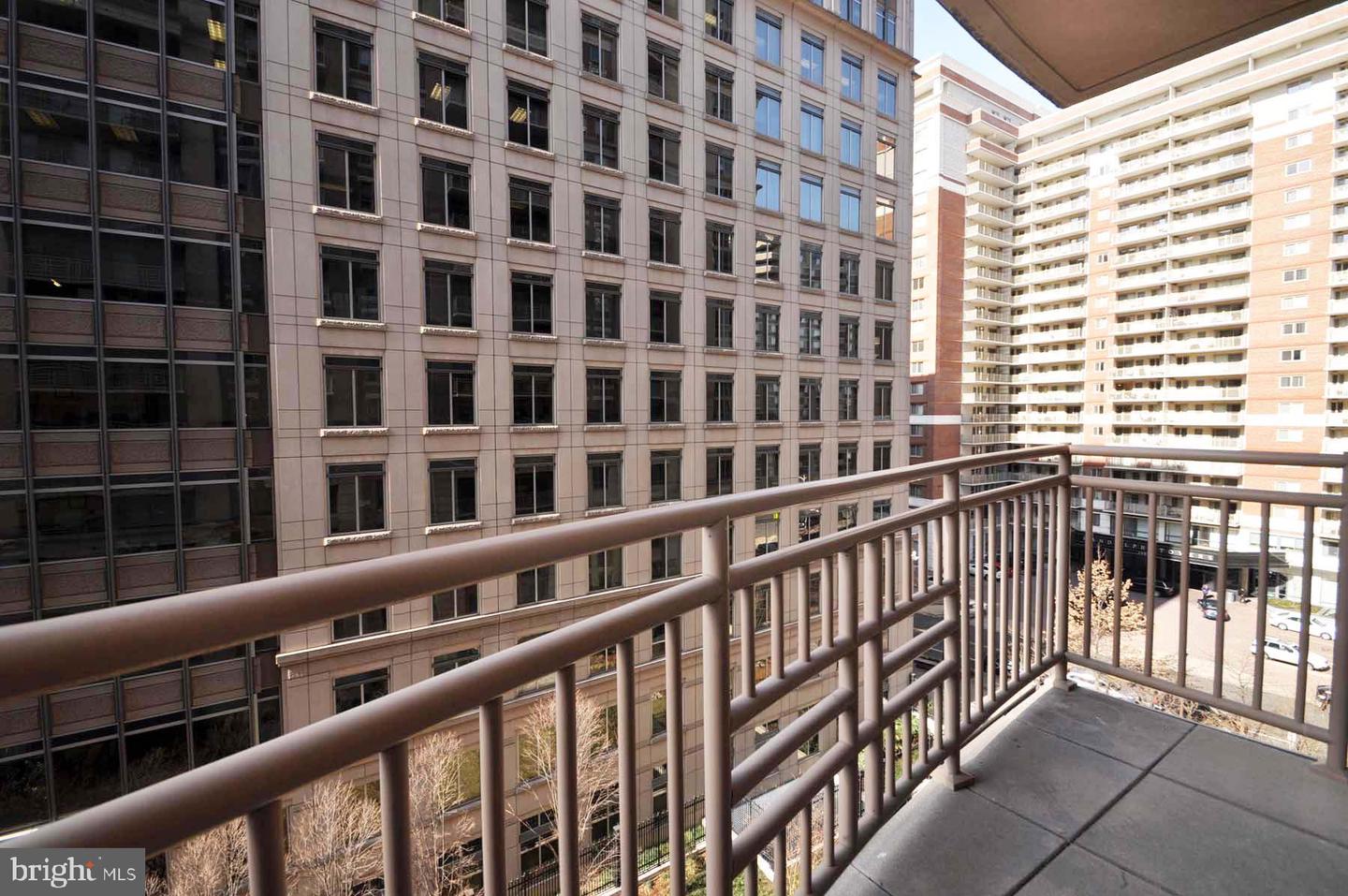 888 N Quincy STREET Unit: 709