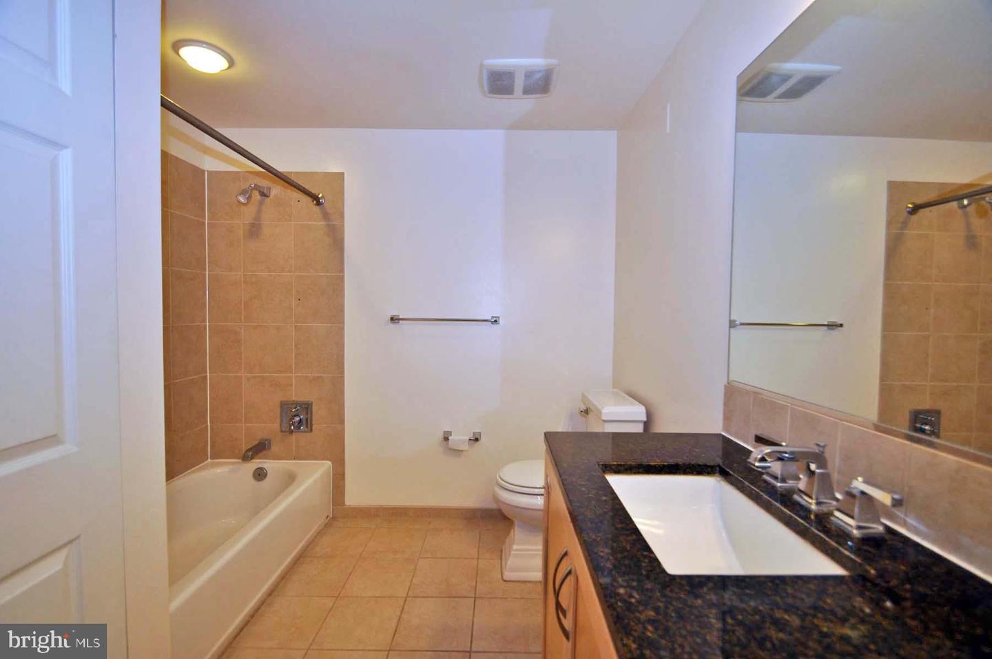 888 N Quincy STREET Unit: 709