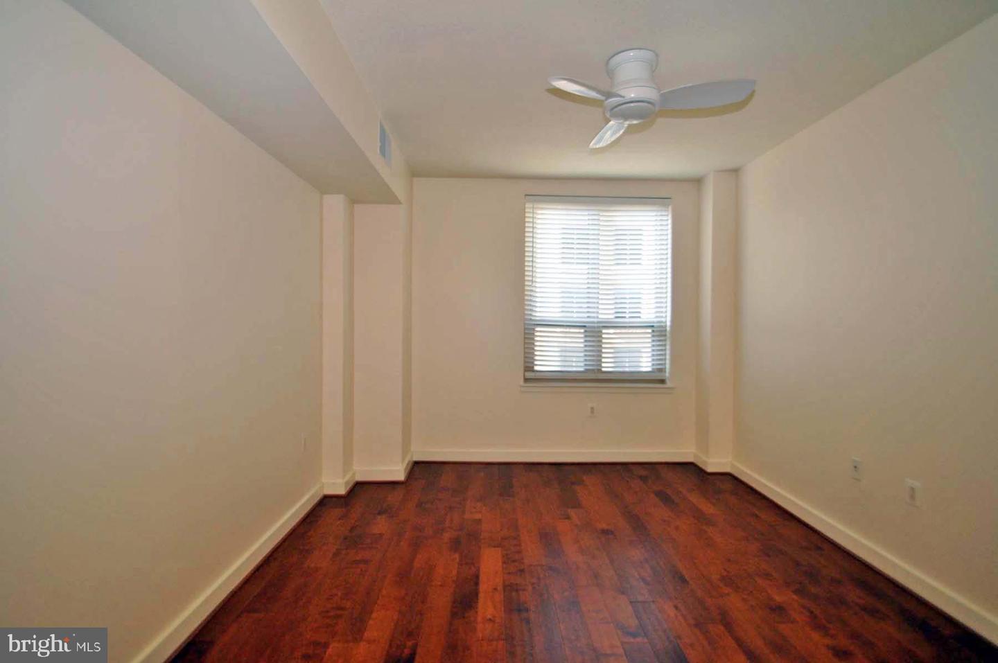888 N Quincy STREET Unit: 709