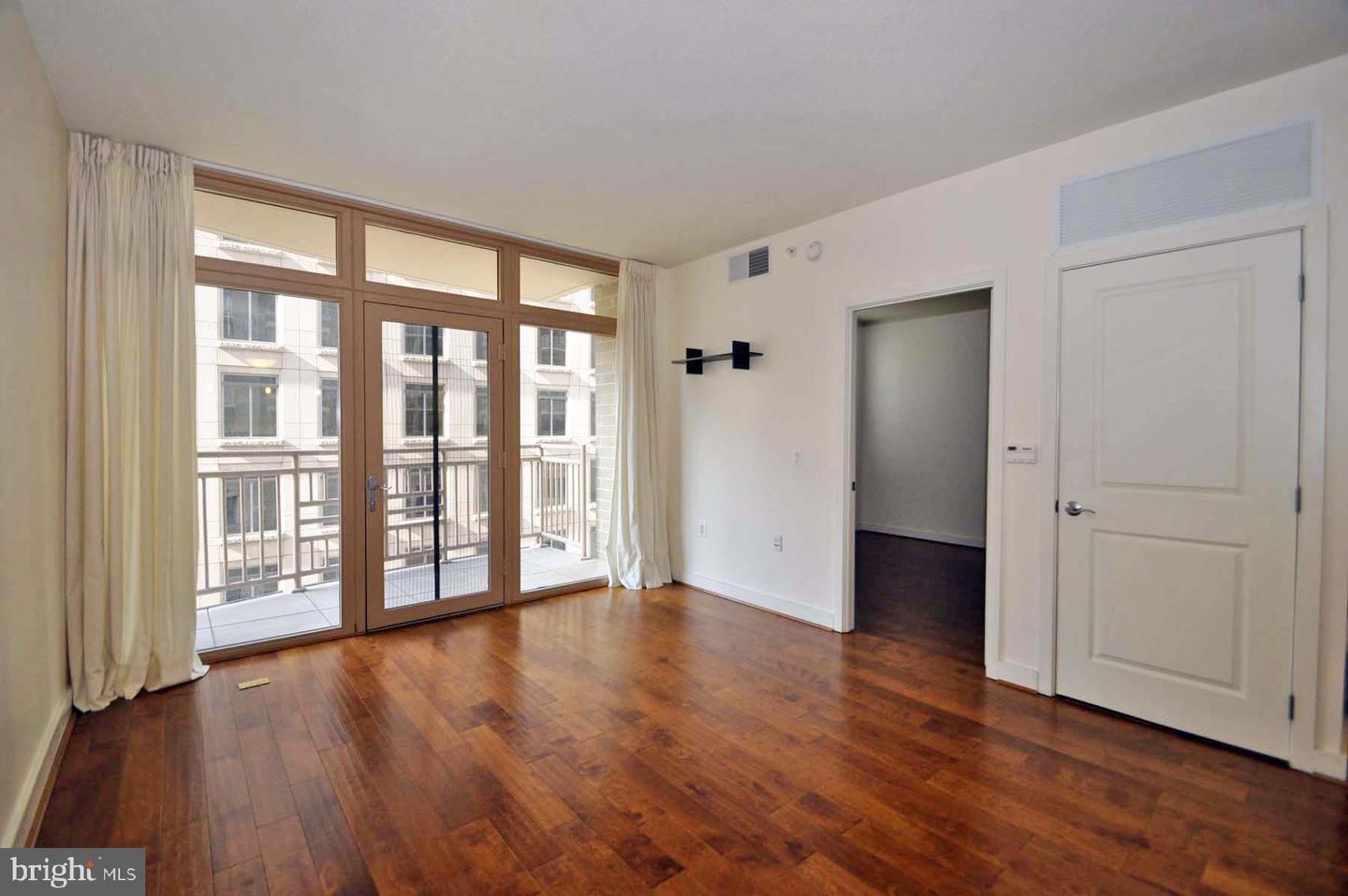 888 N Quincy STREET Unit: 709