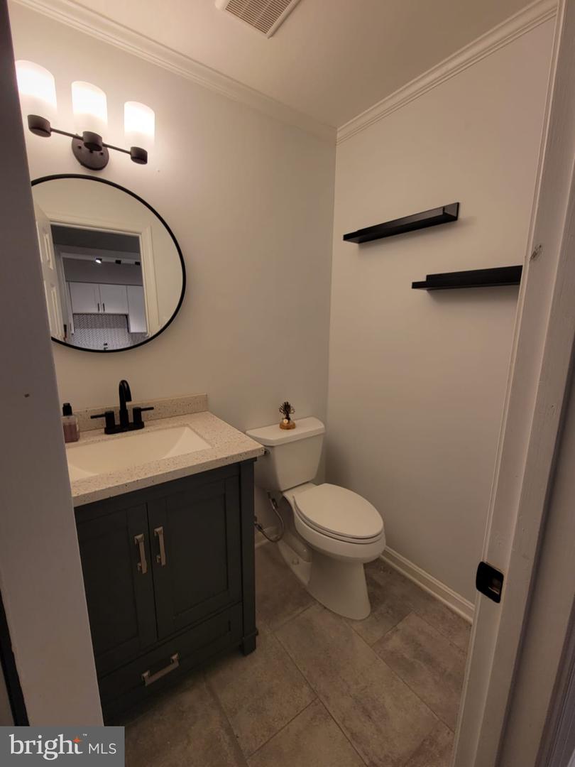 1122 N Taylor STREET Unit: 2