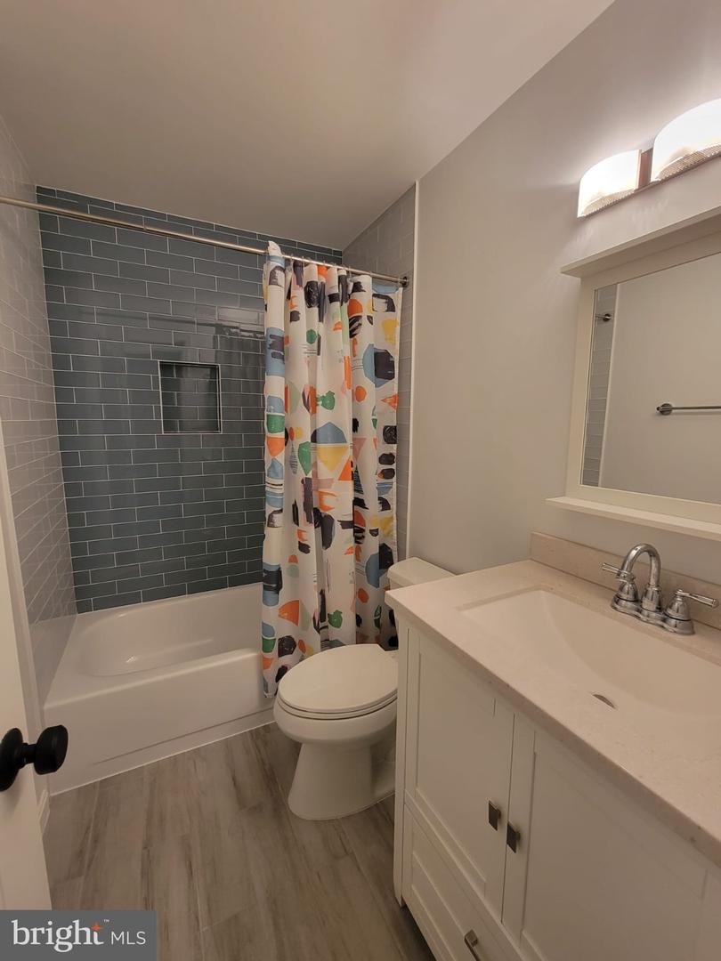1122 N Taylor STREET Unit: 2