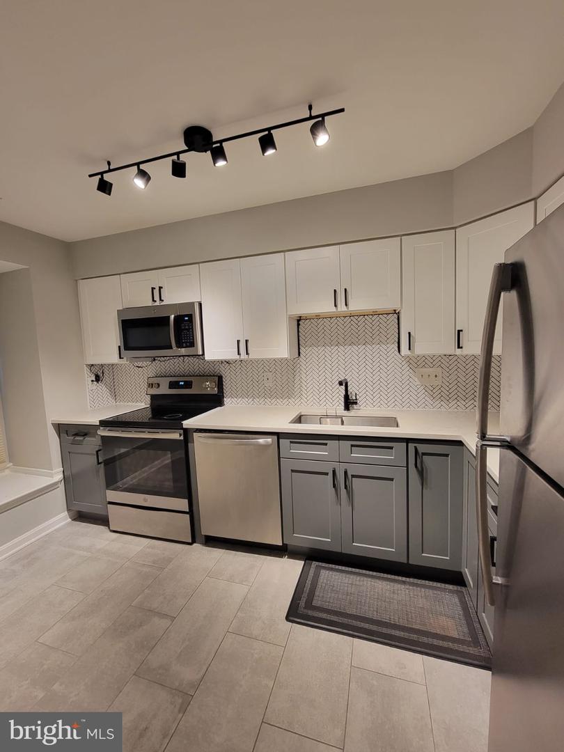 1122 N Taylor STREET Unit: 2