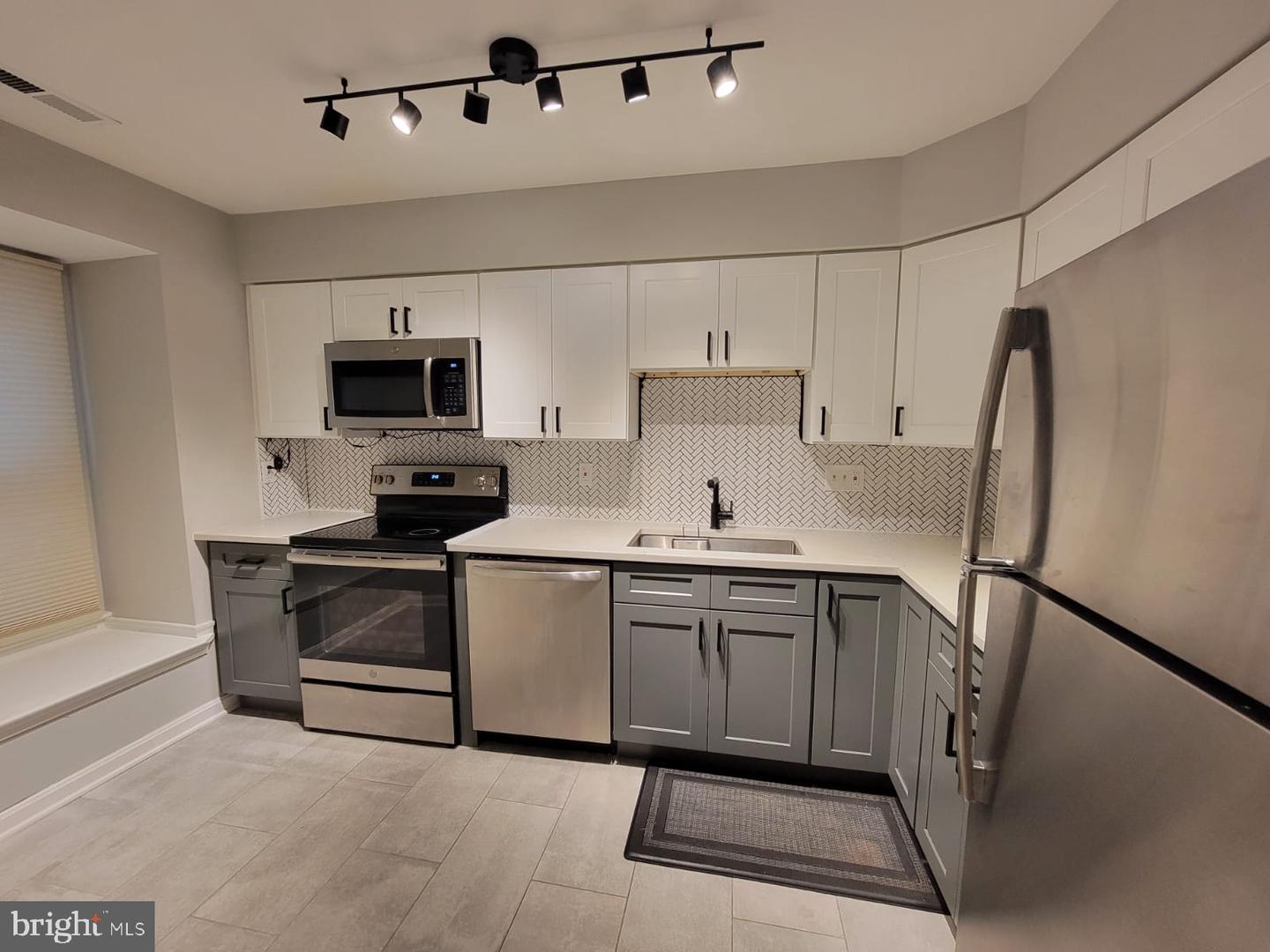 1122 N Taylor STREET Unit: 2