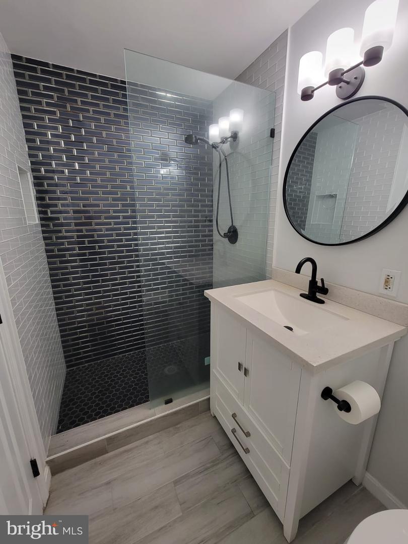 1122 N Taylor STREET Unit: 2