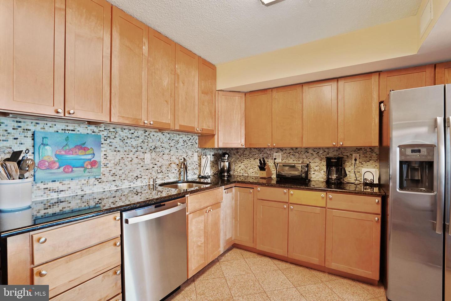 1300 Army Navy DRIVE Unit: 822