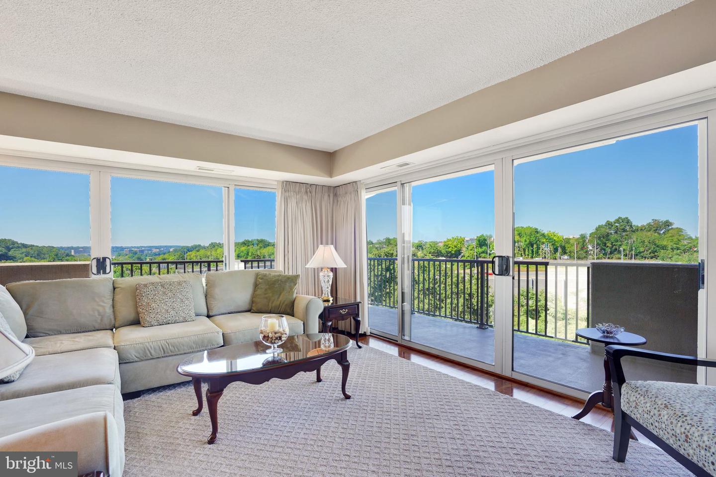 1300 Army Navy DRIVE Unit: 822