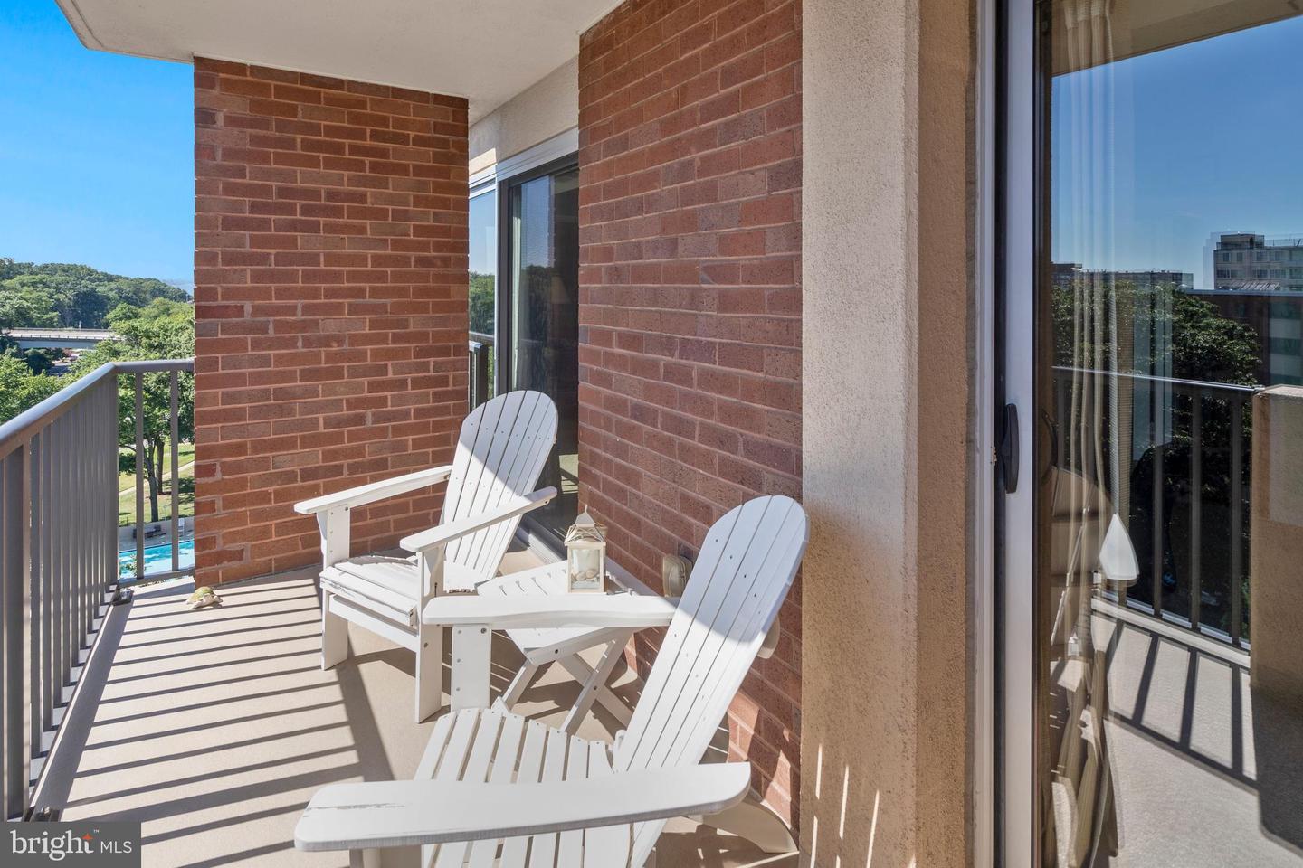 1300 Army Navy DRIVE Unit: 822
