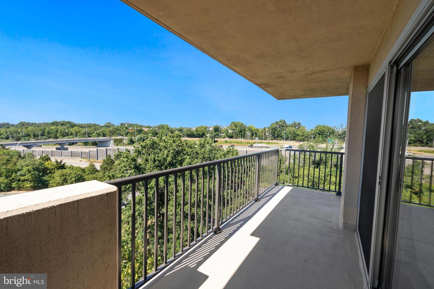 1300 Army Navy DRIVE Unit: 822