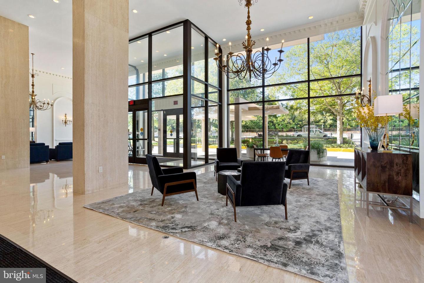 1300 Army Navy DRIVE Unit: 822