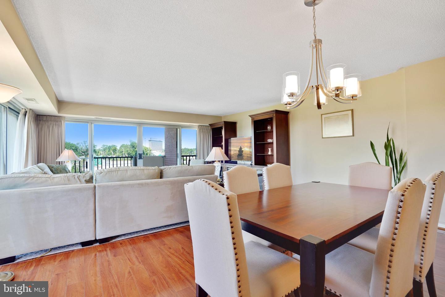 1300 Army Navy DRIVE Unit: 822