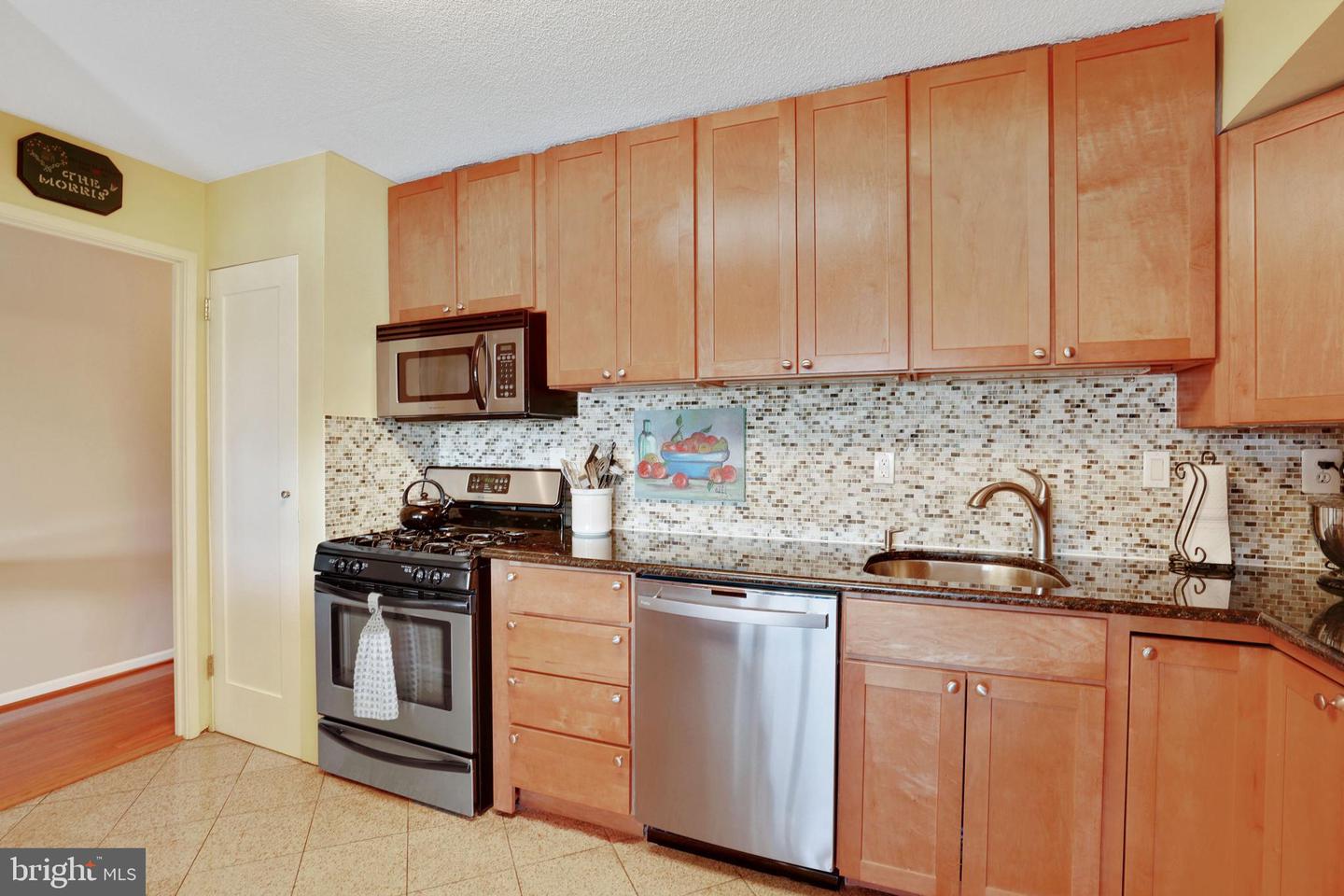 1300 Army Navy DRIVE Unit: 822