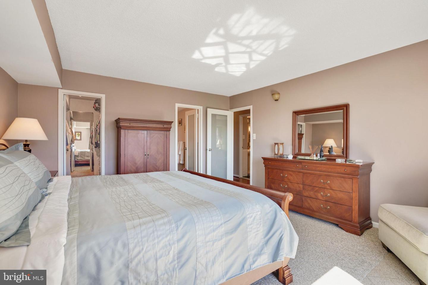 1300 Army Navy DRIVE Unit: 822