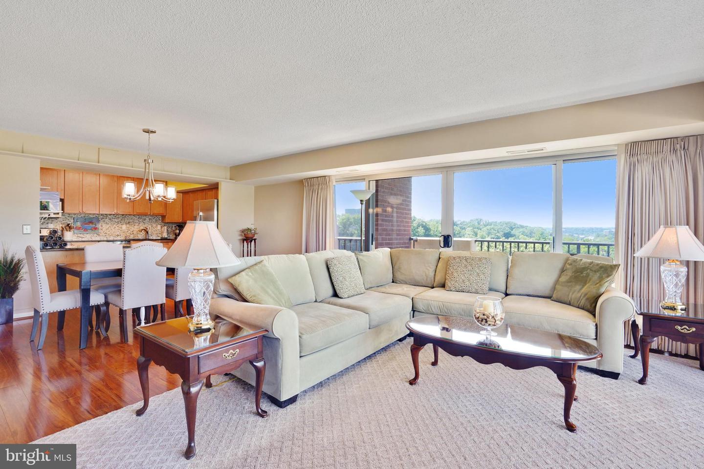1300 Army Navy DRIVE Unit: 822