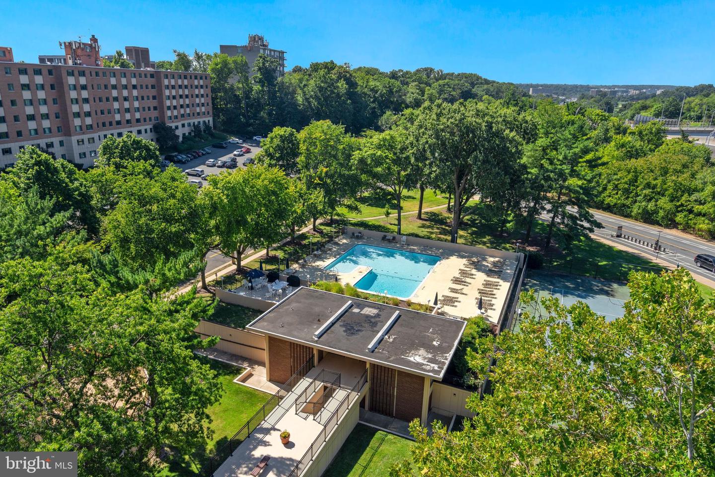 1300 Army Navy DRIVE Unit: 822