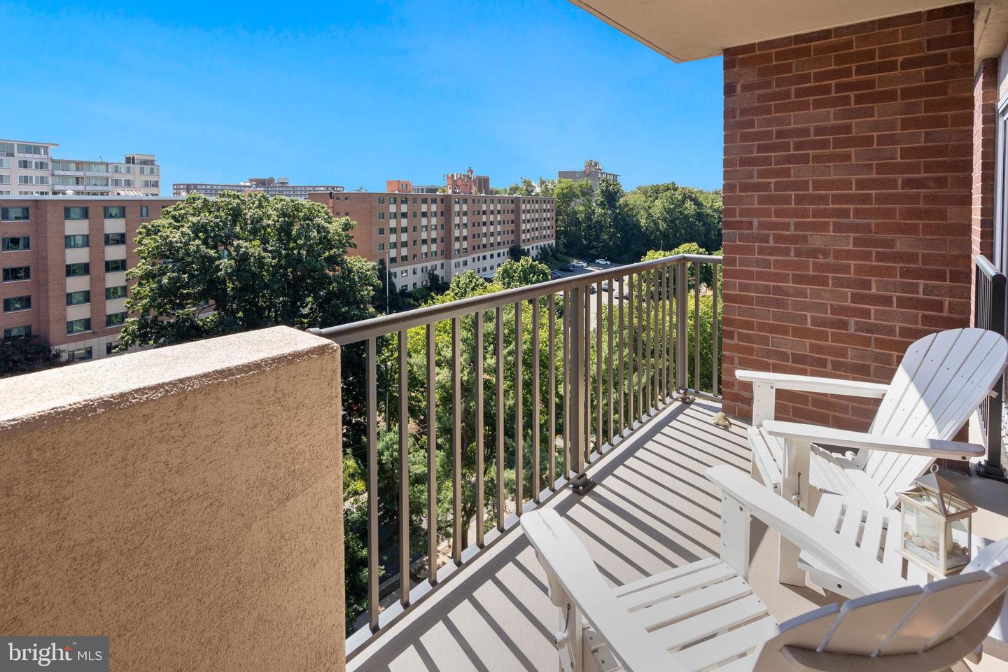 1300 Army Navy DRIVE Unit: 822